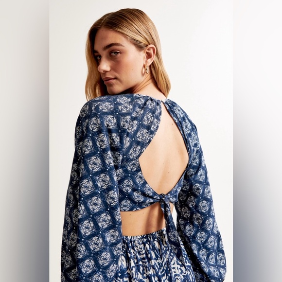 Abercrombie & Fitch Long Sleeve cut out dress - Picture 6 of 9